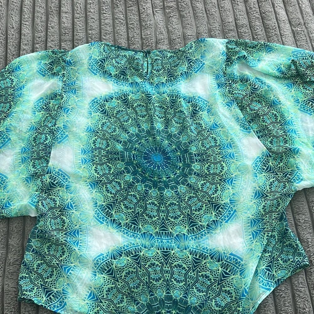 Dress Barn flowy Top - Picture 4 of 5